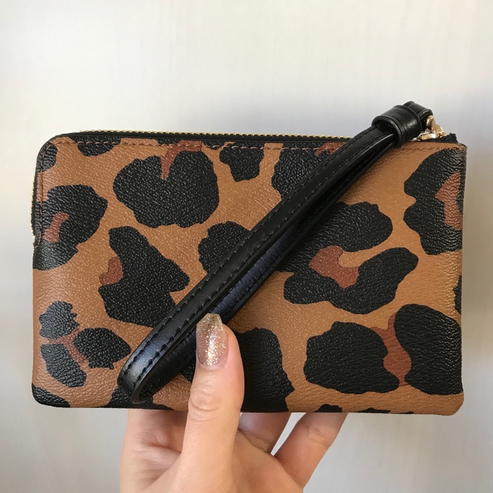 New! COACH TOTE & WRISTLET - Picture 8 of 12
